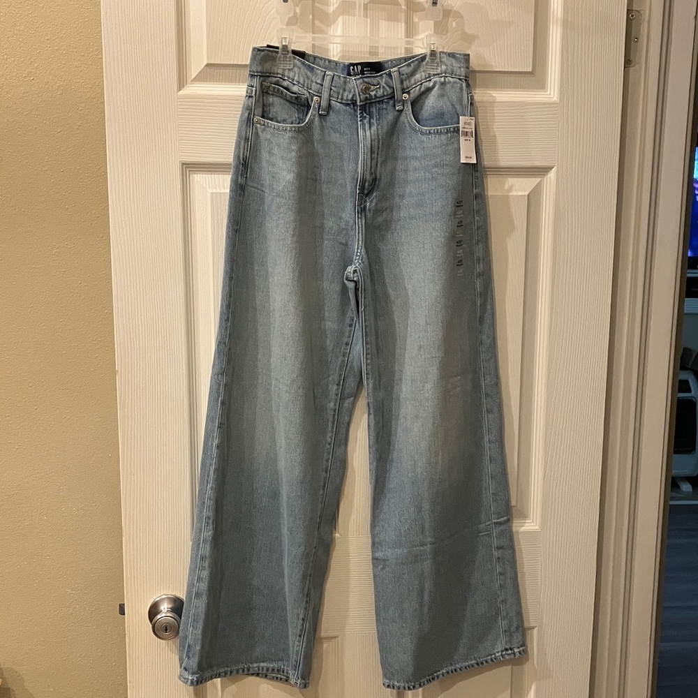 GAP Women's Light Blue Relaxed Straight Jeans